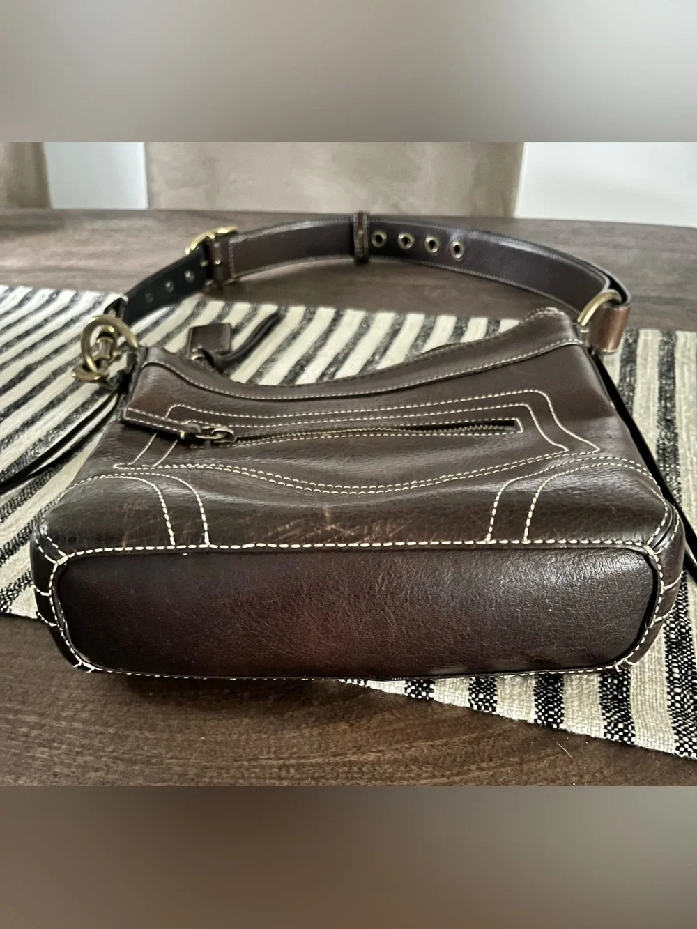 Vintage dark brown leather Coach Bleecker shoulder bag 10398 brass hardware